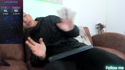 Snapshot of samuel_up chatting on January 24, 4:05 am Samuel online show from January 24, 4:05 am