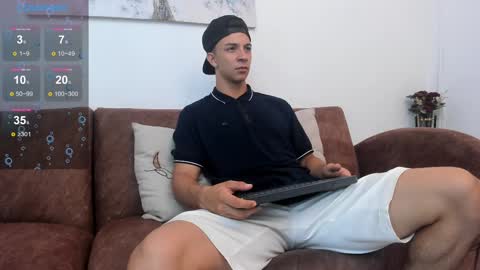 Snapshot of samuel_up chatting on February 15, 4:36 am Samuel online show from February 15, 4:36 am