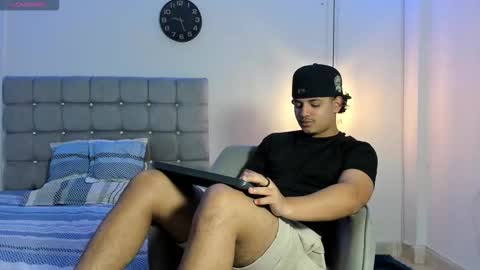 Snapshot of samxx_muscle chatting on October 9, 2:04 pm samxx_muscle online show from October 9, 2:04 pm