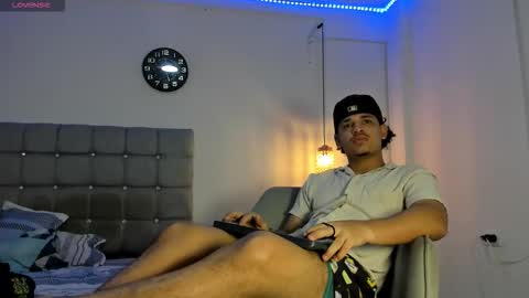 Snapshot of samxx_muscle chatting on October 11, 2:37 pm samxx_muscle online show from October 11, 2:37 pm