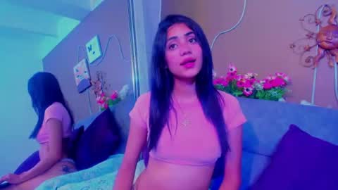 Laura mejia online show from June 25, 1:59 pm