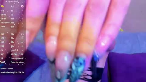 Laura mejia online show from July 10, 1:25 pm