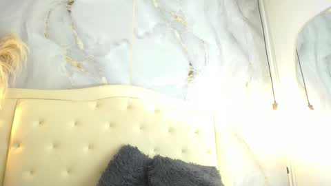 Snapshot of samy_moore14 chatting on December 14, 1:16 pm S A M A N T H A online show from December 14, 1:16 pm