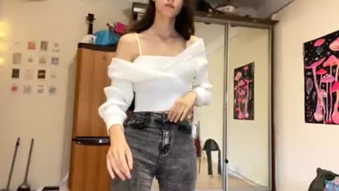 Snapshot of sanatroxell chatting on June 22, 4:37 pm Shiny online show from June 22, 4:37 pm