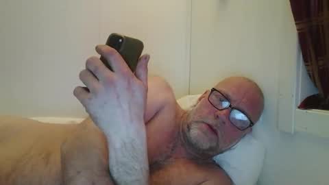 sandnesrune523 online show from February 15, 12:36 pm
