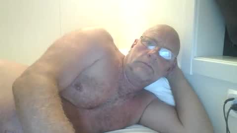 sandnesrune523 online show from June 9, 5:08 am