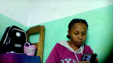 sandra1253099 online show from July 9, 6:45 pm