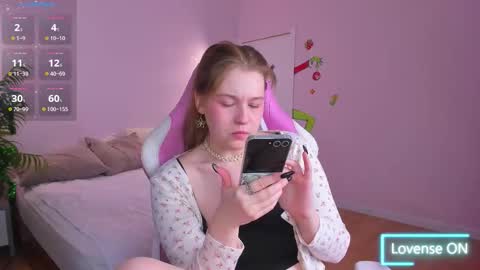 Snapshot of sandra_weaver chatting on December 14, 4:45 pm Mira online show from December 14, 4:45 pm