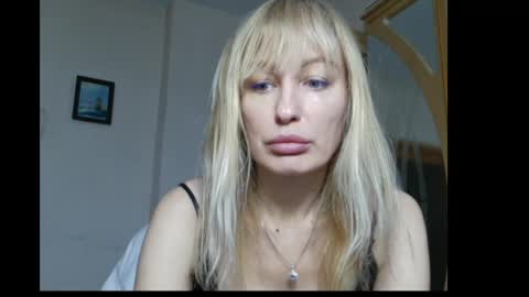 Sandra online show from April 11, 10:52 am