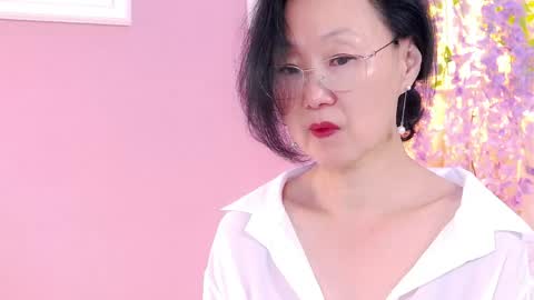 Snapshot of sandrami__ chatting on April 13, 9:59 am Sandra online show from April 13, 9:59 am