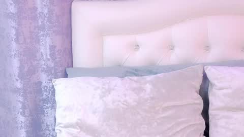 Snapshot of sandrami__ chatting on April 14, 10:32 am Sandra online show from April 14, 10:32 am