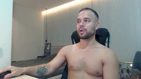 Snapshot of sandro_best chatting on September 22, 10:17 am DeAlex online show from September 22, 10:17 am