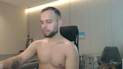 Snapshot of sandro_best chatting on October 22, 8:58 am DeAlex online show from October 22, 8:58 am