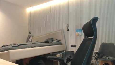 Snapshot of sandro_best chatting on October 24, 10:00 am DeAlex online show from October 24, 10:00 am