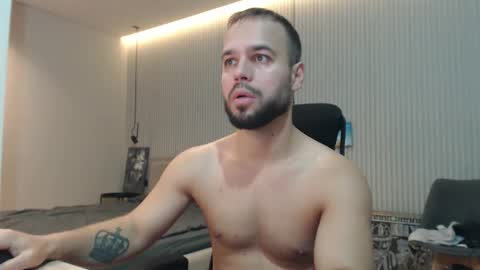 Snapshot of sandro_best chatting on November 4, 9:52 am DeAlex online show from November 4, 9:52 am