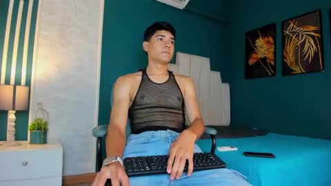 Sandro online show from September 18, 8:00 pm