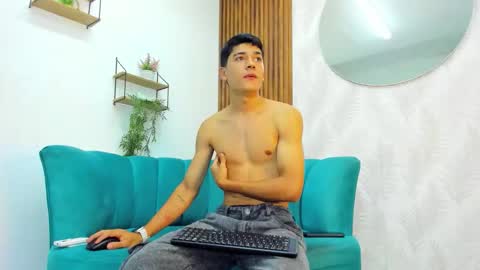 Sandro online show from September 19, 7:47 pm