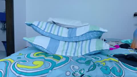 sandy online show from December 15, 9:30 pm