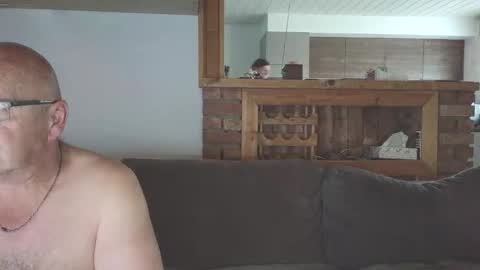 Snapshot of sanroom chatting on October 10, 3:11 pm sanroom online show from October 10, 3:11 pm