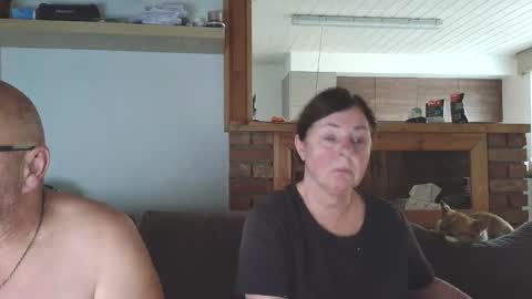 Snapshot of sanroom chatting on October 22, 1:33 pm sanroom online show from October 22, 1:33 pm