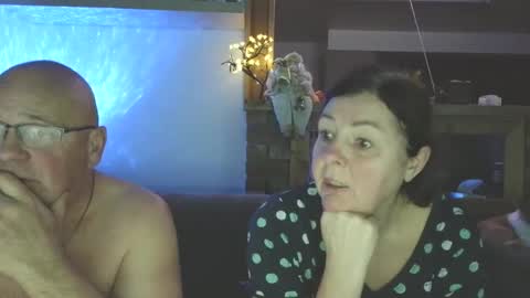 sanroom online show from December 17, 3:51 pm