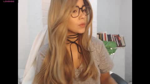 secret online show from December 1, 3:11 am