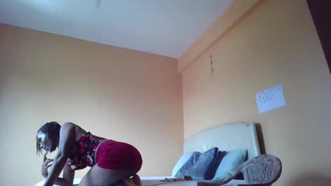 Snapshot of santalucious chatting on March 27, 8:37 am santalicious online show from March 27, 8:37 am