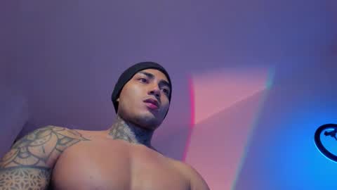 Santi Ferrer online show from December 14, 8:02 pm