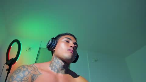 Santi Ferrer online show from April 26, 1:36 am