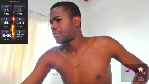 Snapshot of santi_brown1 chatting on January 25, 7:49 pm Santibrown online show from January 25, 7:49 pm