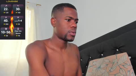 Snapshot of santi_brown1 chatting on September 17, 7:04 pm Santibrown online show from September 17, 7:04 pm