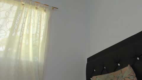 Snapshot of santi_brown1 chatting on October 2, 5:42 pm Santibrown online show from October 2, 5:42 pm