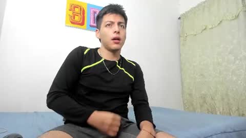Santiago Henao online show from June 12, 6:34 am