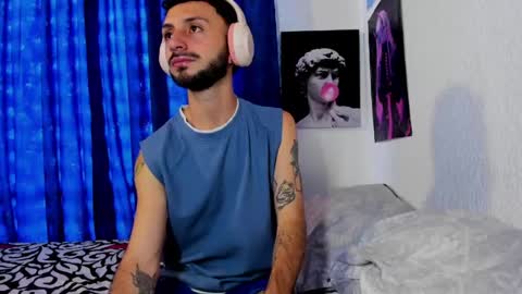 Santi online show from June 4, 7:53 pm