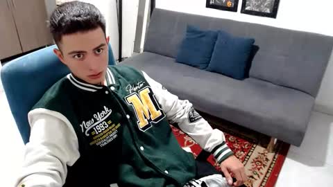 santi_ss online show from December 22, 3:31 pm