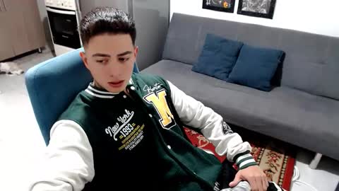 santi_ss online show from January 11, 1:05 pm