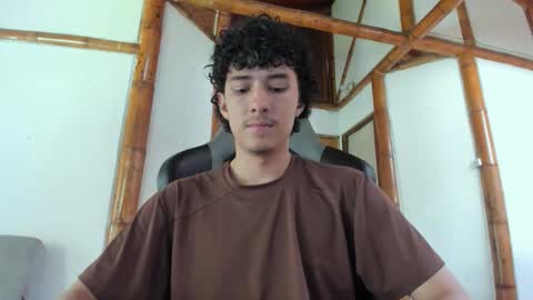 santi_twink19 online show from February 12, 7:09 pm