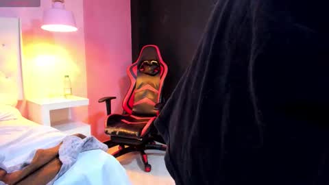 Snapshot of santiabader chatting on November 7, 6:19 pm SantiAbader online show from November 7, 6:19 pm