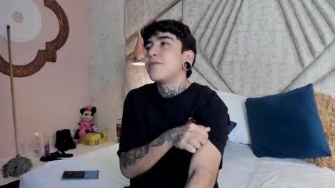 Snapshot of santiabader chatting on November 12, 12:27 pm SantiAbader online show from November 12, 12:27 pm