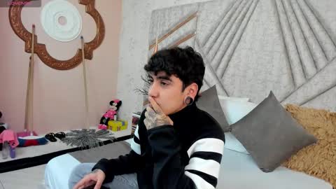 Snapshot of santiabader chatting on November 20, 12:05 pm SantiAbader online show from November 20, 12:05 pm