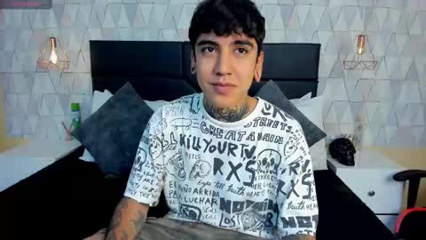 Snapshot of santiabader chatting on November 21, 12:04 pm SantiAbader online show from November 21, 12:04 pm