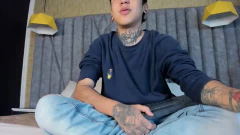 Snapshot of santiabader chatting on November 25, 11:43 am SantiAbader online show from November 25, 11:43 am