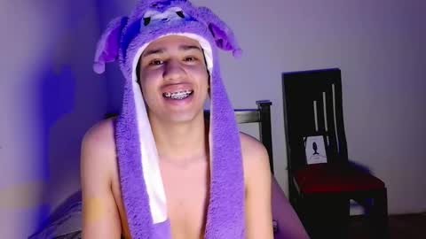 santi online show from February 2, 9:13 pm