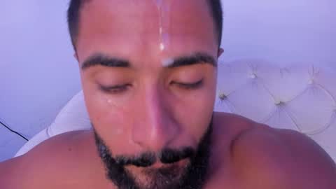 santiago_huntt online show from September 23, 10:02 pm