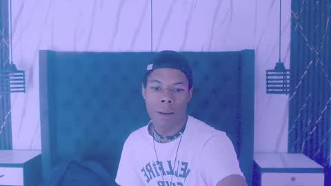 Santiiiiii  online show from March 23, 2:10 pm