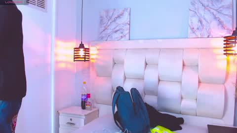 Santiiiiii  online show from April 4, 8:39 pm