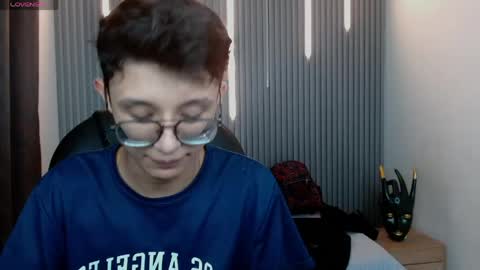 santiago_russo18 online show from April 19, 10:34 pm