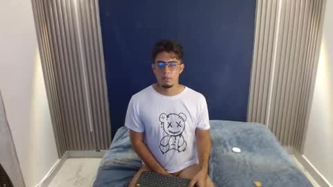 santiagoandresmartinez9 online show from January 31, 9:57 pm