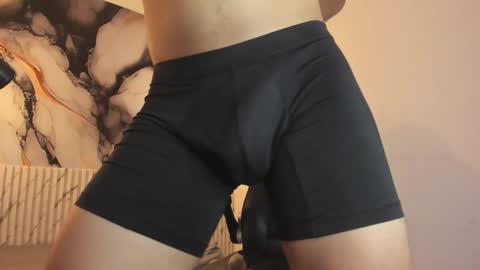 santiagocool online show from May 7, 9:20 pm