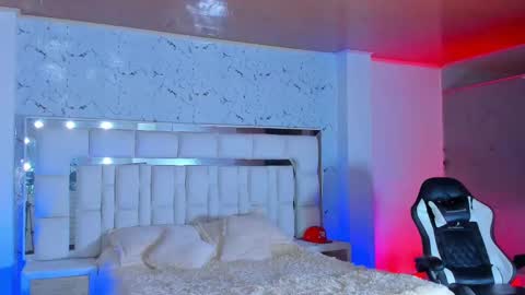 Snapshot of santiagoreyesft chatting on October 21, 11:27 pm Santi Reyes online show from October 21, 11:27 pm